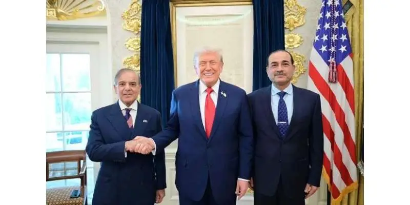 صدر ٹرمپ نے فیلڈ مارشل سید عاصم منیر کو پسندیدہ شخصیت قرار دے دیا، شریف سے نیک خواہشات پہنچانے کی درخواست